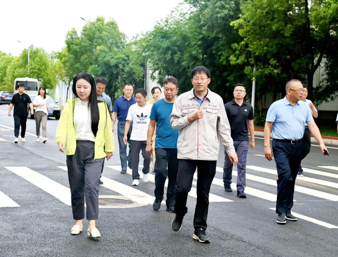 河南省生态文明建设示范县考核验收专家组莅临淅川中联进行考察调研